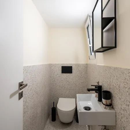 Apartment Deluxe 4 Bedrooms In Center