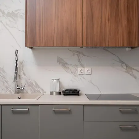 Deluxe 4 Bedrooms In Center Apartment Athens