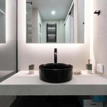 Deluxe 4 Bedrooms In Center *