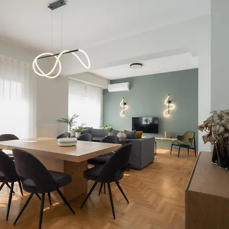 Apartment Deluxe 4 Bedrooms In Center