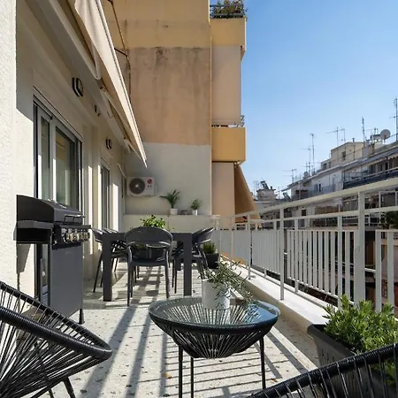 Deluxe 4 Bedrooms In Center Apartment *