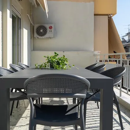 Apartment Deluxe 4 Bedrooms In Center Athens