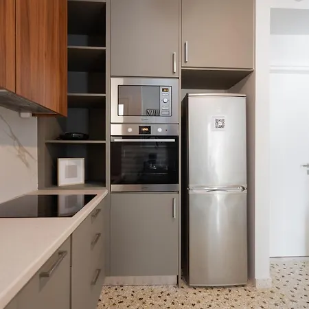 Deluxe 4 Bedrooms In Center Apartment