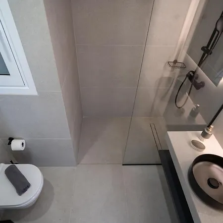 Deluxe 4 Bedrooms In Center *