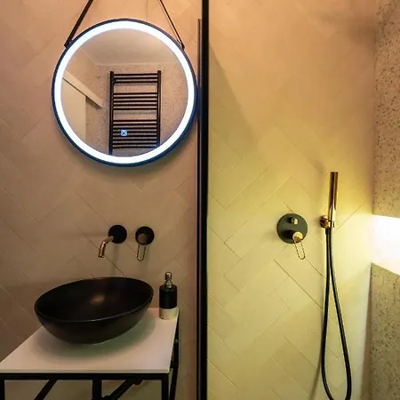 Διαμέρισμα Deluxe 4 Bedrooms In Center