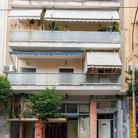 Διαμέρισμα Deluxe 4 Bedrooms In Center